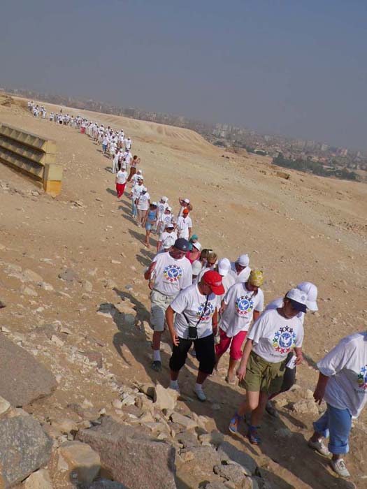 Обход вокруг пирамиды Хеопса - Египет 2008