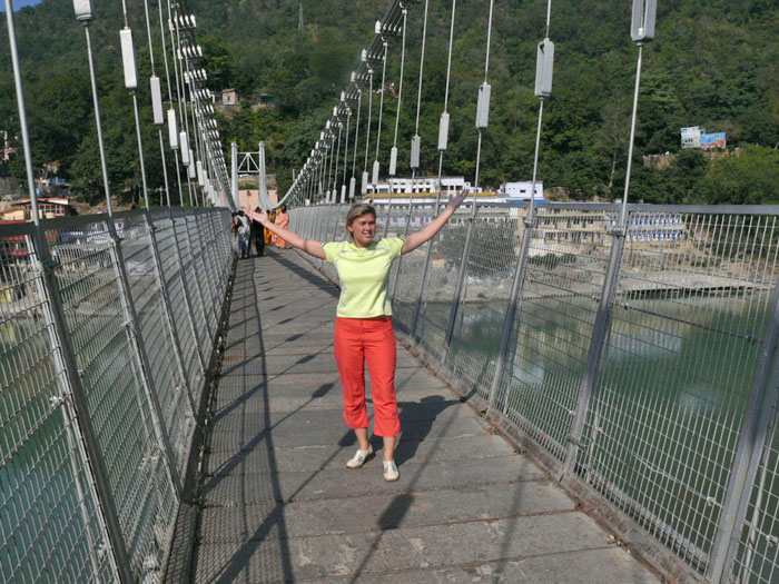 На мосту через Ганг - Индия 2008