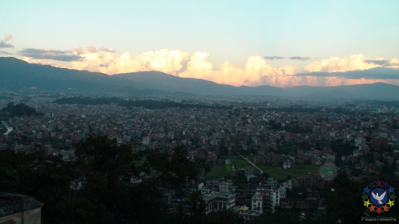 Вечерний Катманду... Город Катманду является историческим, экономическим, политическим и культурным центром Непала и долины Катманду - Непал 2009г., Лужков Юрий