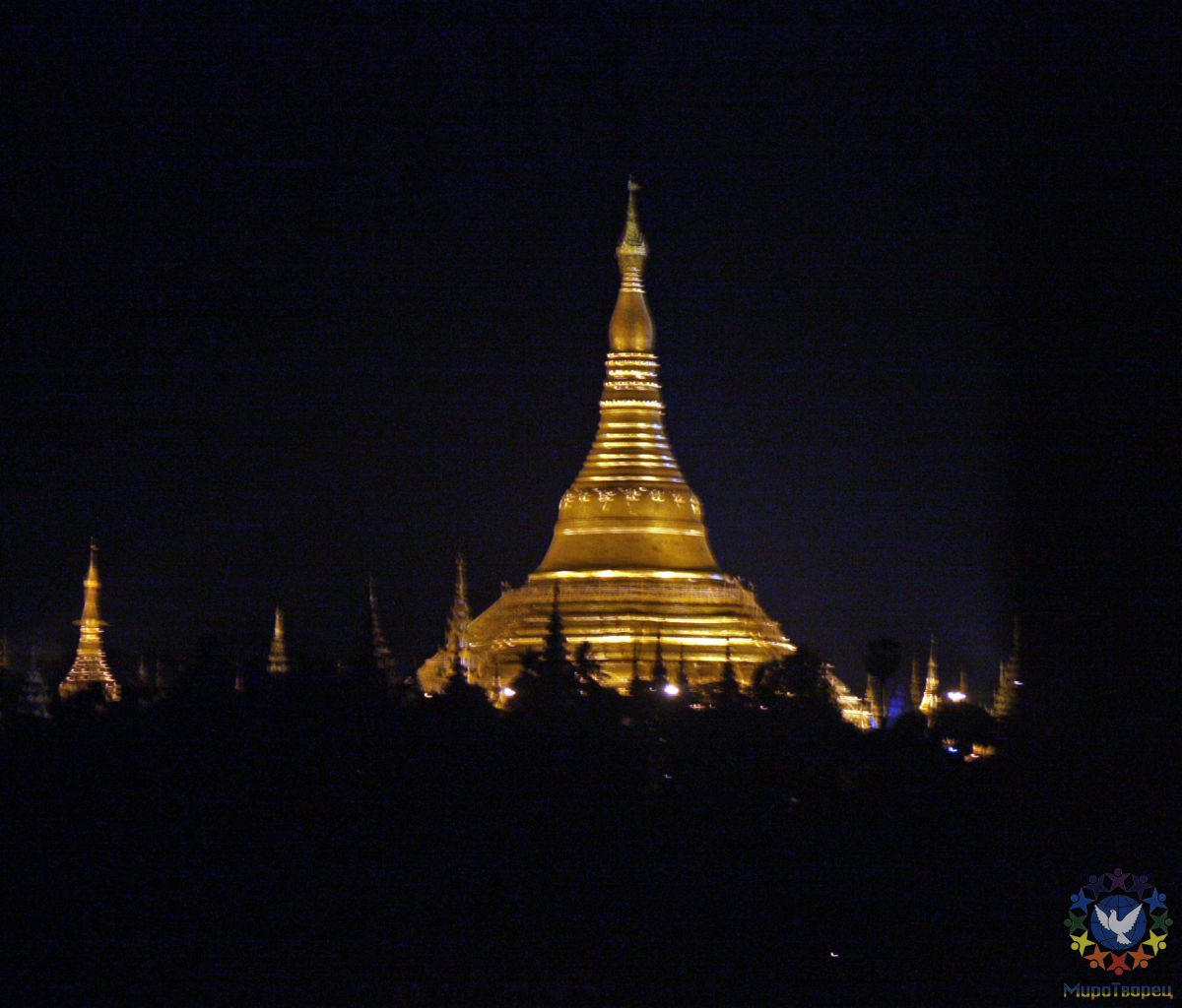 вид из окна отеля в котором мы остановились в Янгоне - БИРМА февраль 2010