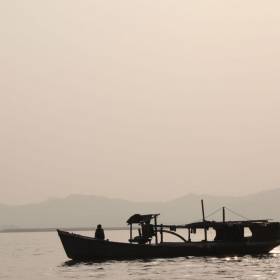 река Иравади - БИРМА февраль 2010