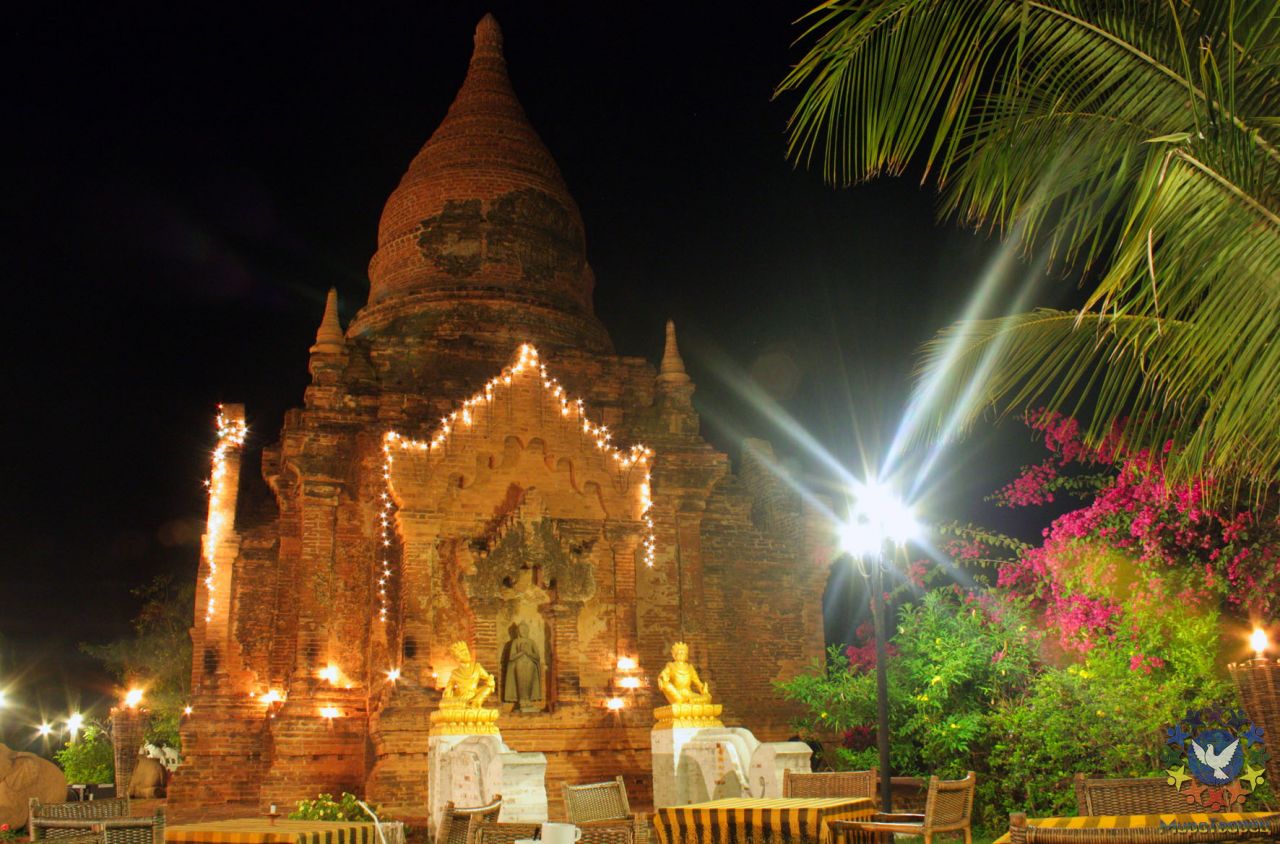 Пагода на территории Отеля вечером - Бирма 2010, Смирнов Игорь, часть 2