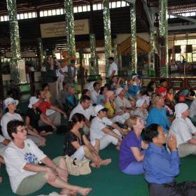 Янгон, завершаюшая поездку медитация в храме NGA HTAT GYI - Бирма 2010, Черкашин Сергей, часть 3