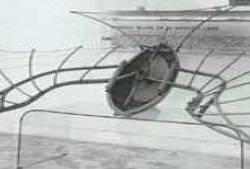 Орнитоптер. Да Винчи очень любил мечтать о полетах, поэтому изобрел несколько планеров с махающими крыльями. Модель на рисунке – с открытым корпусом, сиденьем и рычагами для пилота. Маэстро был настолько уверен в своем изобретении, что не подумал изобрести шлем. - 10 знаменитых изобретений Да Винчи