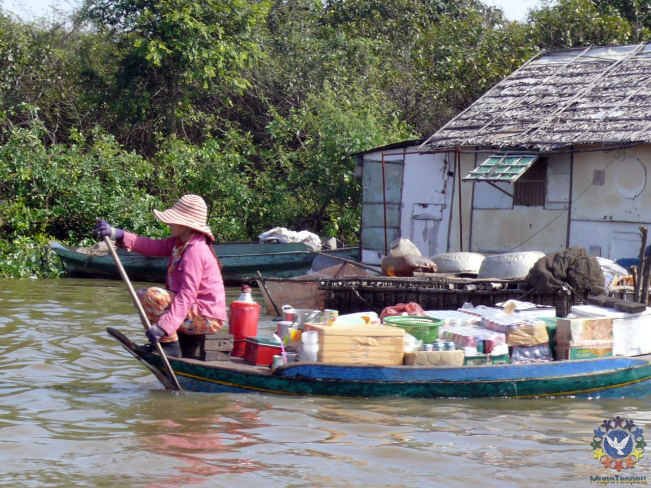 магазин на воде. - Камбоджа декабрь 2010г.