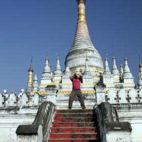 Монастырь Maha Aungmye Bonzan - МЬЯНМА, февраль 2011