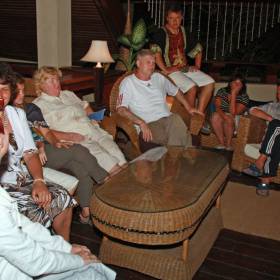 В один из вечером вся группа МТ собралась в холле, чтобы поговорить о поездке, задать ВФ вопросы. - МЬЯНМА, февраль 2011