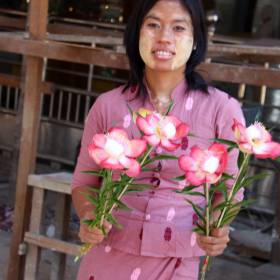 лица Мьянмы, спокойные умиротворенные люди, нет в лицах злобы и даже тени хмурости, или неприветливости - Мьянма 2011 (виды, природа, лица) II часть