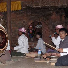 вечер в г.Баган (музыканты, которые исполняли народную музыку) - Мьянма 2011 (виды, природа, лица) II часть