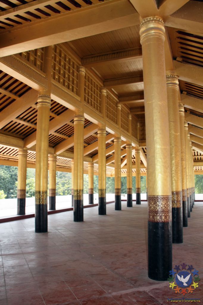 Королевский дворец - центральная точка мандалы. - Мьянма 2011 (виды, природа, лица) II часть