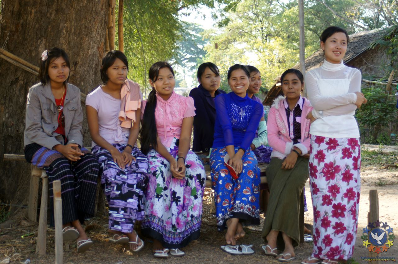 Стоят девчонки - стоят в сторонке.... - Мьянма 2011 (виды, природа, лица) II часть