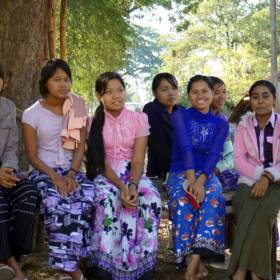 Стоят девчонки - стоят в сторонке.... - Мьянма 2011 (виды, природа, лица) II часть