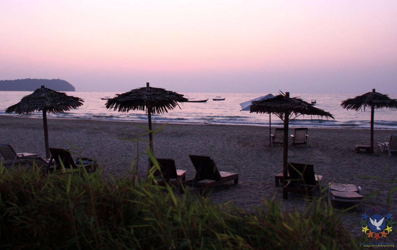 побережье Нгапали - Рай на Земле, чистая природная абсолютная энергетика! таким видом нас встретил океан, приехали в отель уже под вечер - Мьянма 2011 (виды, природа, лица) II часть