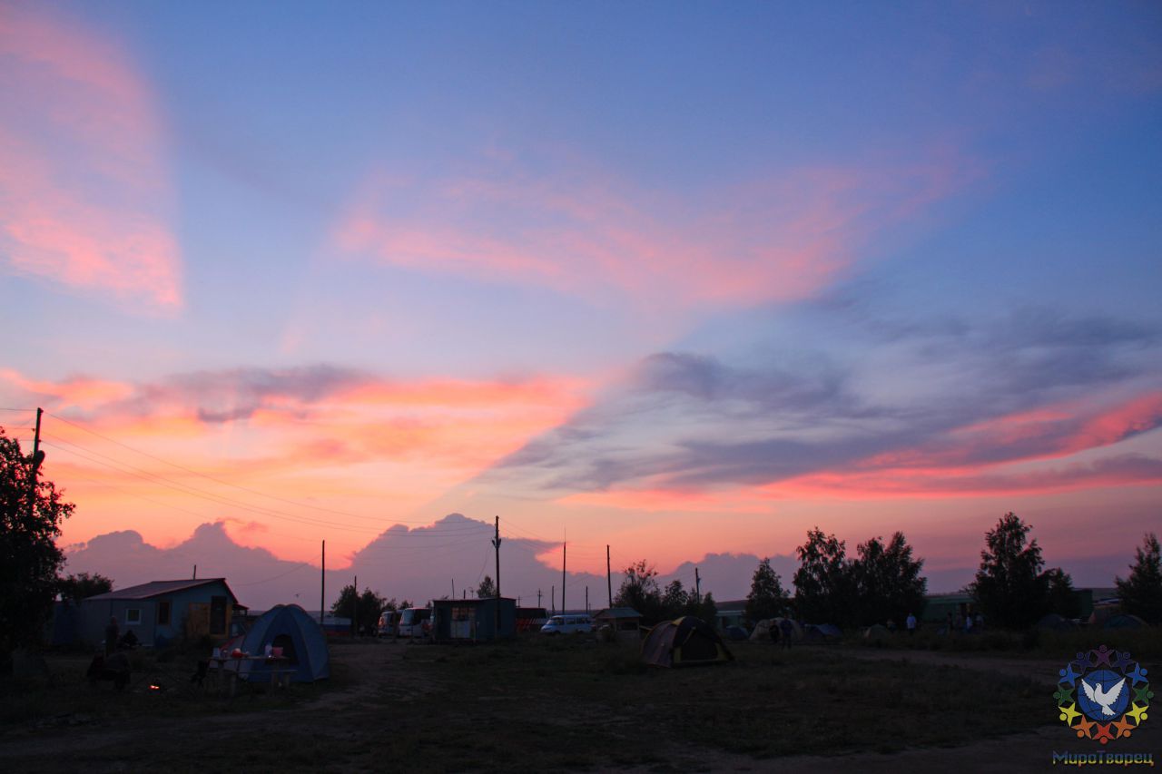 Закат над лагерем - никого не видите в небе???? - Фоторепортаж: Аркаим, 16-19 июня 2011г.