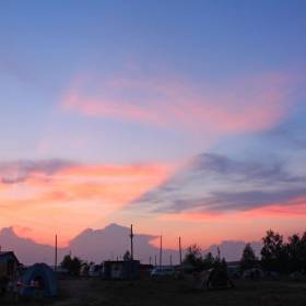 Закат над лагерем - никого не видите в небе???? - Фоторепортаж: Аркаим, 16-19 июня 2011г.