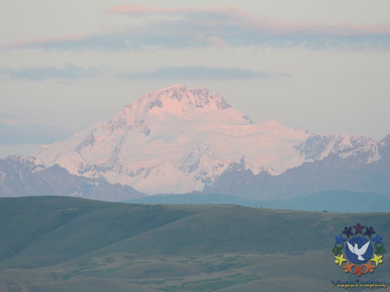 Горы на закате - Киргизия. Иссык-Куль.  Игорь Устабаши