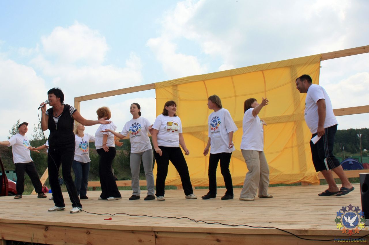 Группа Феникс  и Алиночка Жукова со своим шикарным голосом! - Фотоотчет - Капустник в Аркаиме (июль 2011)