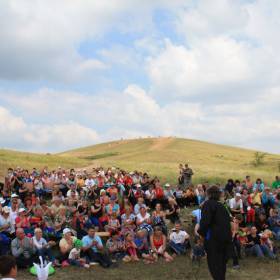 Многочисленные зрители - Фотоотчет - Капустник в Аркаиме (июль 2011)