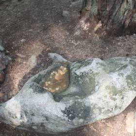 Камень жертвенник рядом с мегалитом - Озеро Тургояк, поездка группы «Сталкер»