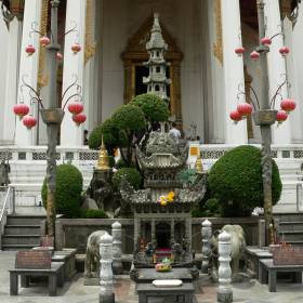 Wat Suthat is a royal temple - Тайланд. Август - Сентябрь 2011г. (Часть 1)