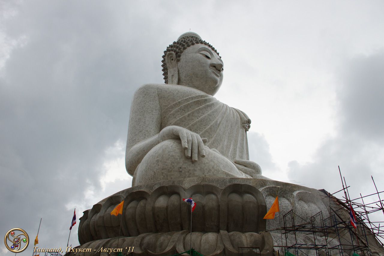 Большой будда, человек помещается в ногте мизинца... - Тайланд. Август - Сентябрь 2011г. (Часть 1)