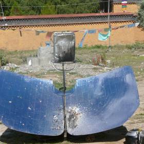 Так монахи кипятит воду, используя солнечную энергию. - Тибет 2006. Фотовоспоминание 5 лет спустя.