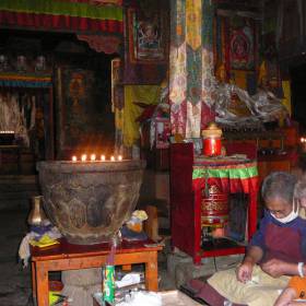 В храме. - Тибет 2006. Фотовоспоминание 5 лет спустя.