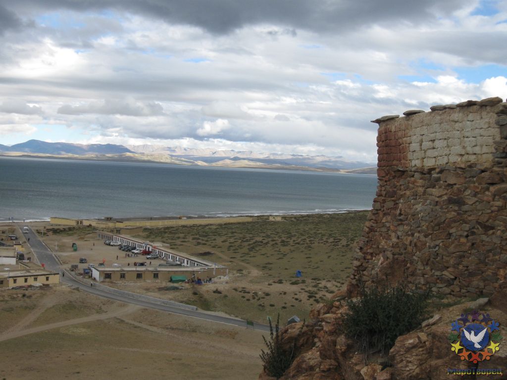 Вид на озеро с монастыря Чу - Путешествие по Тибету, Диана Обожина, группа «Сталкер»