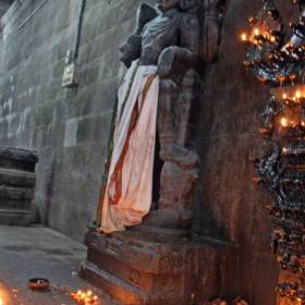 Экамбарнатх, помимо энергий лингама ЗЕМЛИ, знаменит также и своим ритуалом очищения - группа в Индии,  ноябрь 2011, часть 1 (начало тура, стихии Воздуха и Земли)