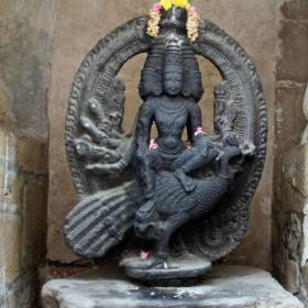 Удивительно сохранившиеся фрезки баральефы и скульптуры - группа в Индии,  ноябрь 2011, часть 1 (начало тура, стихии Воздуха и Земли)