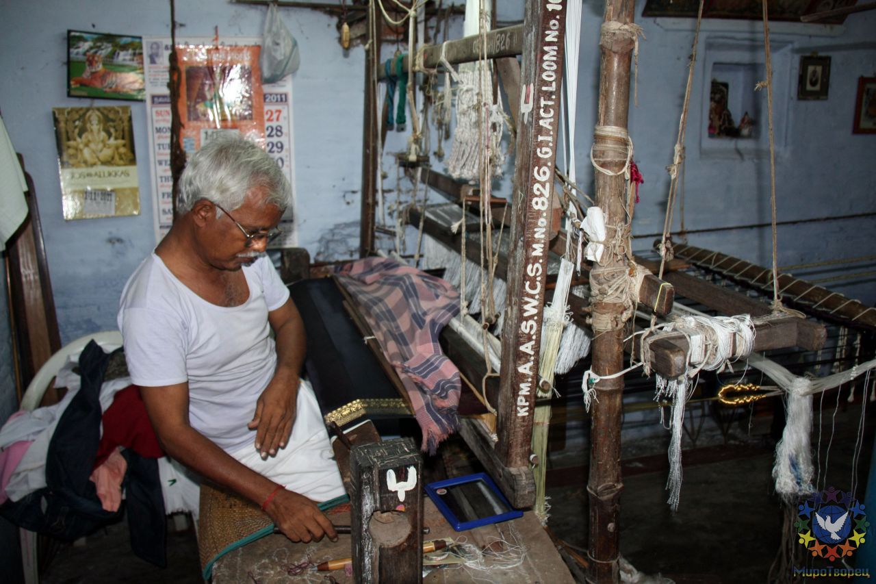 Переезд в Махабалипурам - посещение шелковой мастерской и магазина шёлка - группа в Индии,  ноябрь 2011, часть 1 (начало тура, стихии Воздуха и Земли)