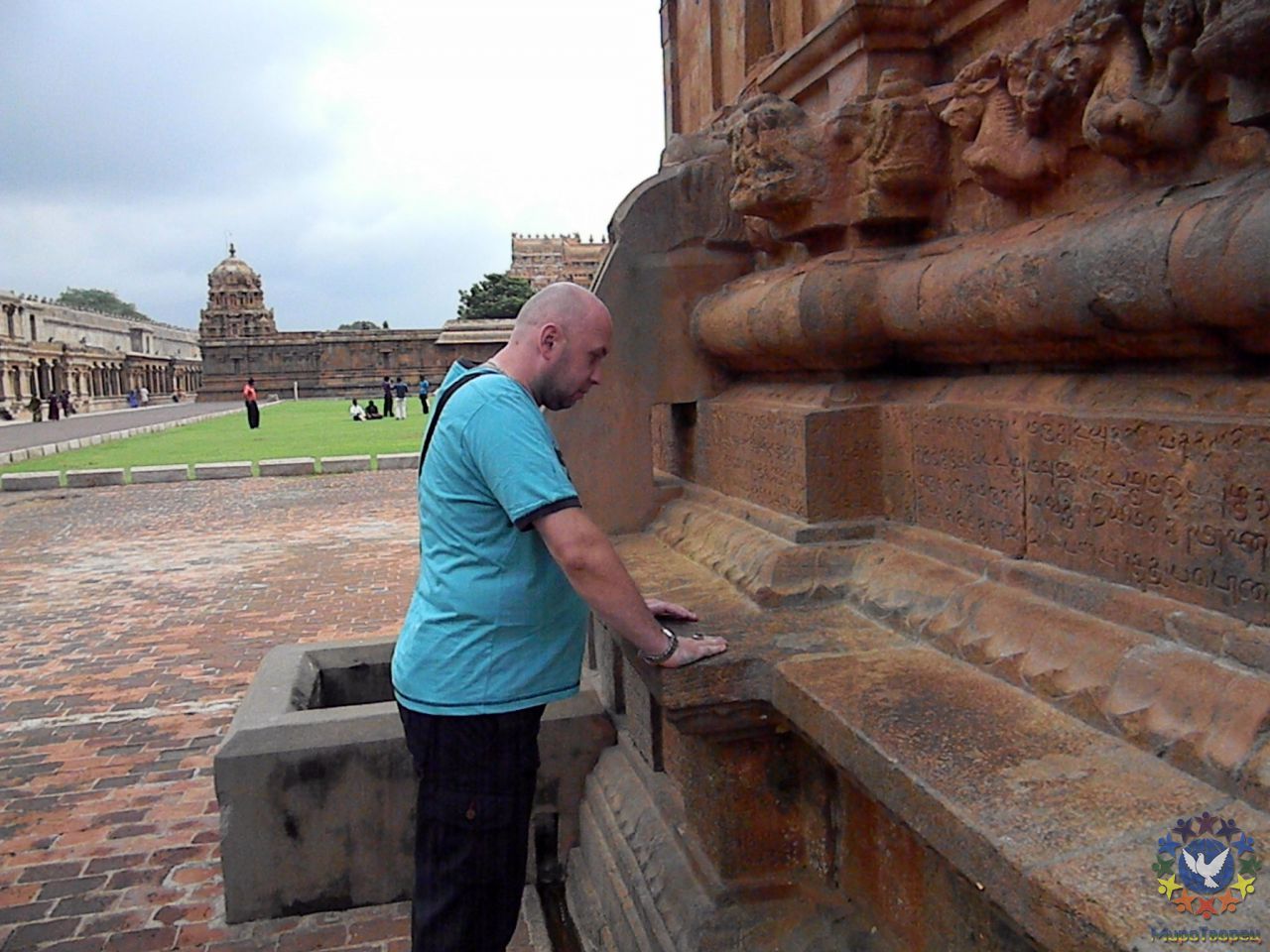 Соединение с символами, древней письменностью на стене, расшифровать которую гиды не смогли - группа в Индии, ноябрь 2011, часть 3 (стихия Воды)
