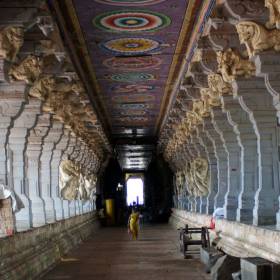 В настоящее время храм известен в мировой архитектуре самым длинным (около 200 метров) так называемым «третьим коридором» - группа в Индии, ноябрь 2011, часть 4 (Очищение)