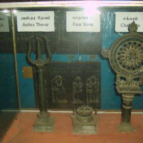 В зале сейчас находится музей, но это не снижает общего впечатления от атмосферы храма - группа в Индии, ноябрь 2011, часть 5 (Объединение)