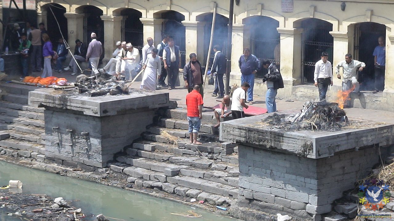 В храме Пашупатинатх - Крестьянинов Владимир, группа «Радуга», Непал Аннапурна