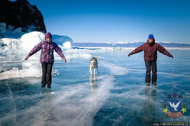 Кристально чистый лед Байкала зимой, фото из интернета - Вадим Ибрагимов, «мыс Бурхан, озеро Байкал»