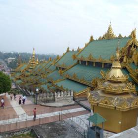 Крыша над лестницей, ведущей к Шведагону. - Мьянма, Вьетнам. Декабрь 2011-январь 2012.