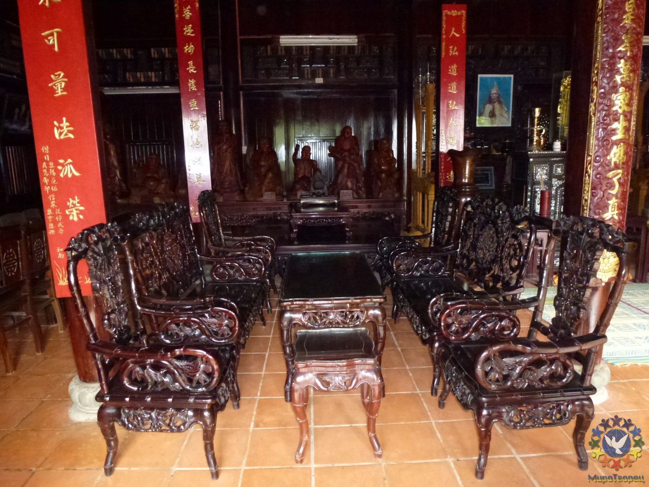Зал для встреч монахов и гостей монастыря. - Мьянма, Вьетнам. Декабрь 2011-январь 2012.