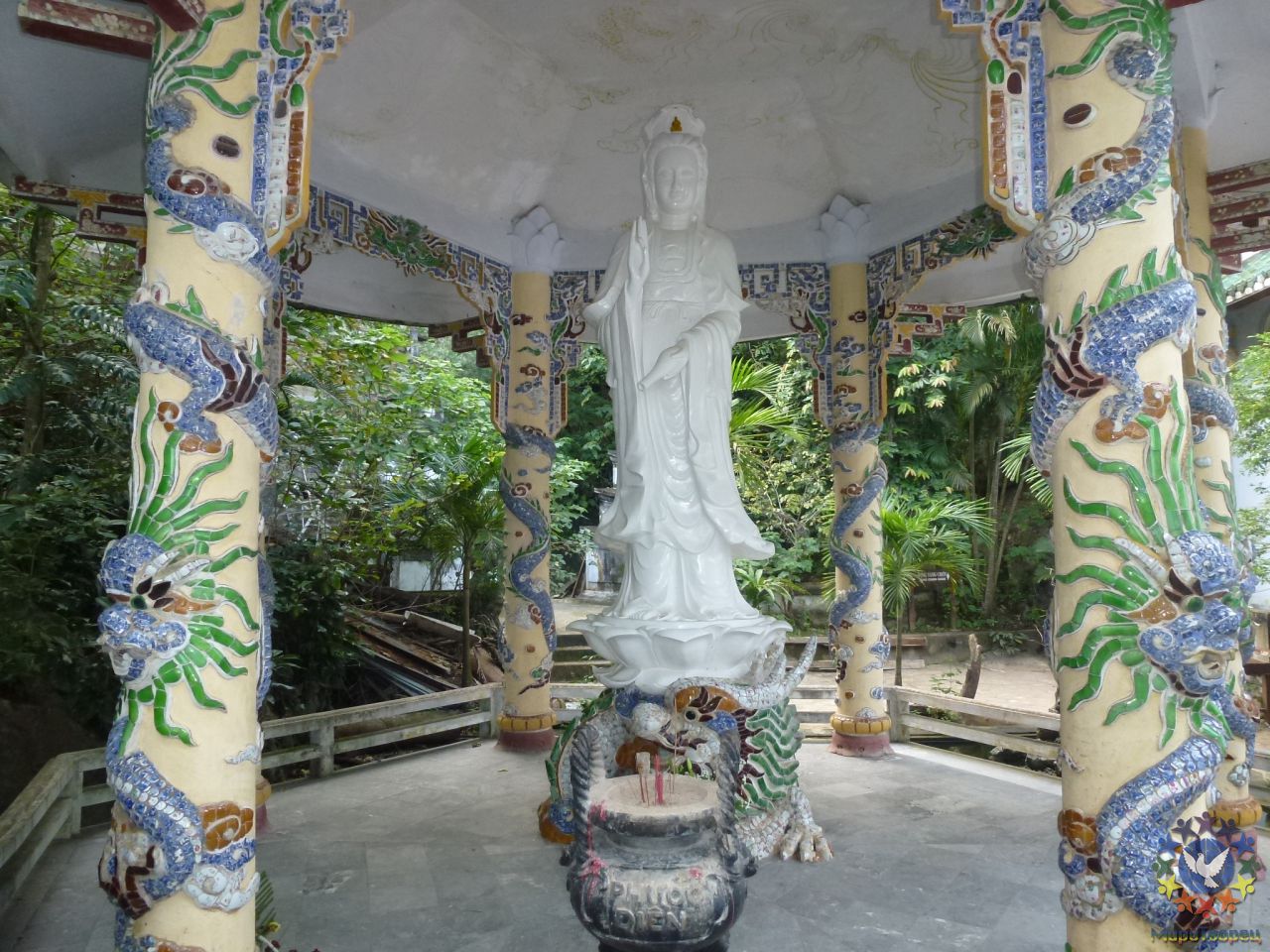 Богиня изобилия. - Мьянма, Вьетнам. Декабрь 2011-январь 2012.