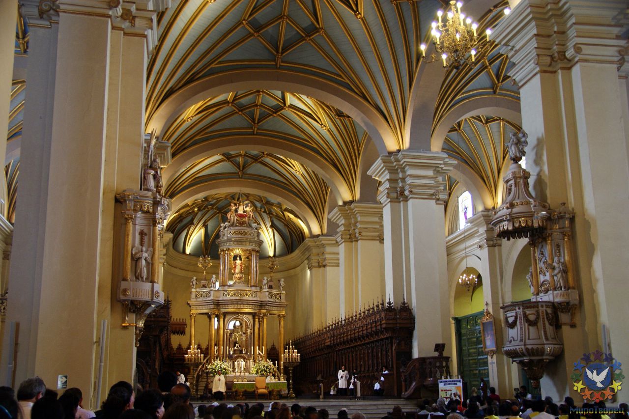 Служба в Кафедральном Соборе проводится только по воскресениям. - Перу, февраль 2012, г.Лима