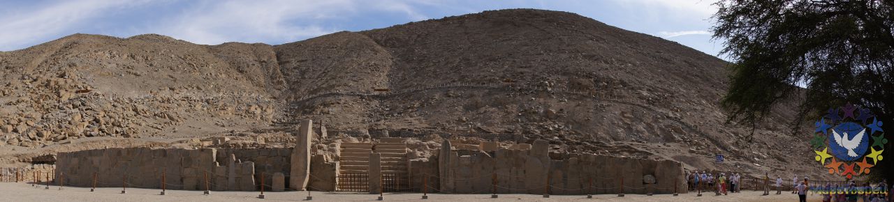 Далее обход - кора вокруг Сечина. Только представьте: в Перу строили пирамиды еще в те времена, когда в классической стране пирамид — Египте — только зарождалась государственность. - Перу, февраль 2012, г.Лима
