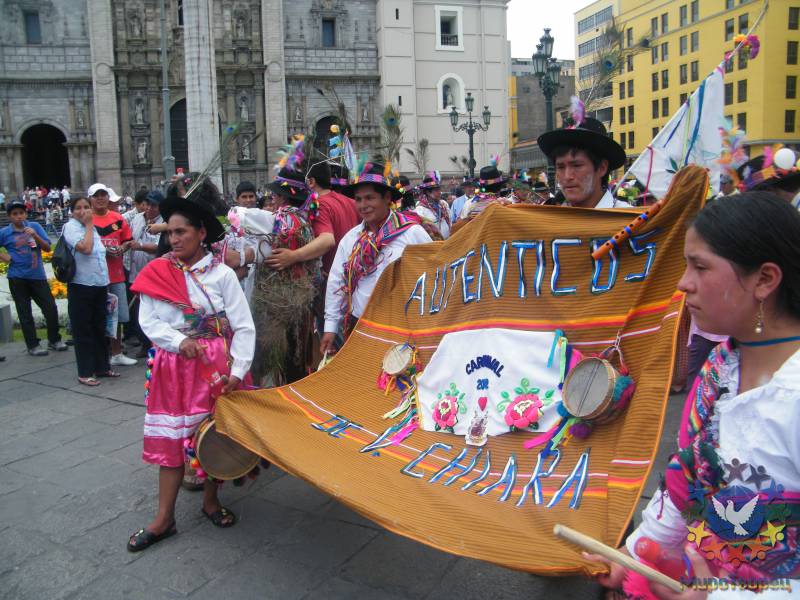 Карнавал на главной площади - Чехомова Надежда, «Начало путешествия в Перу»