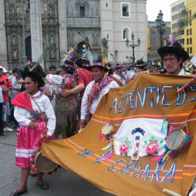 Карнавал на главной площади - Чехомова Надежда, «Начало путешествия в Перу»