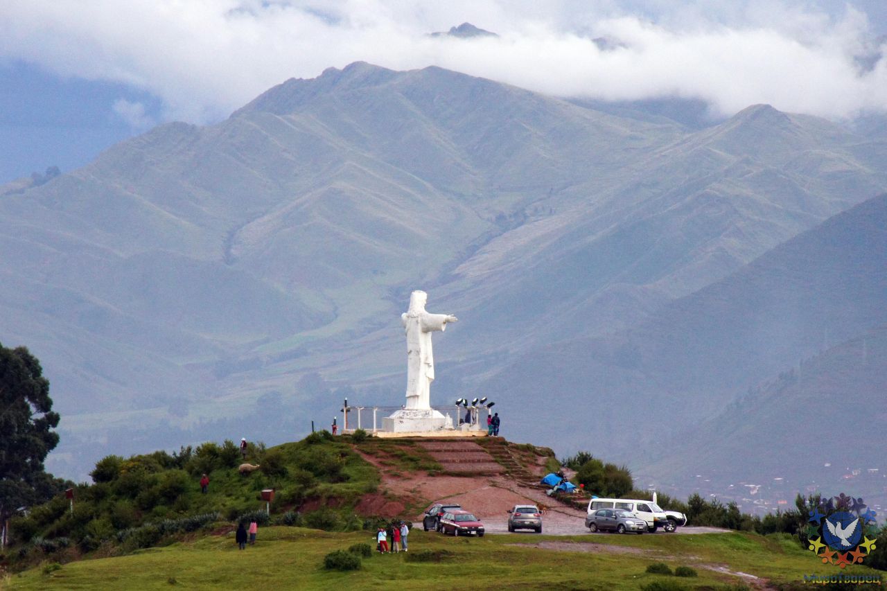 В Перу в каждом большом городе есть статуя Иссуса на горе над городом, и Куско не исключение - Перу, февраль 2012, г.Куско