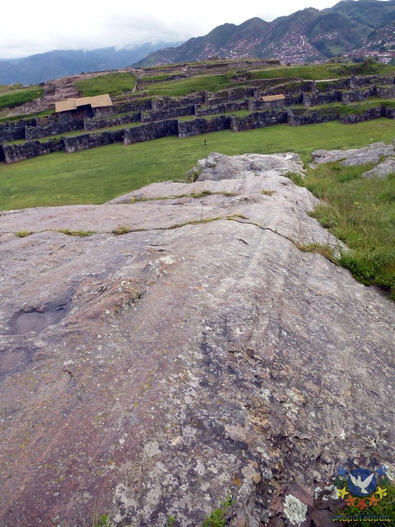 Скалы словно оплавлены неведомым излучением... - Перу, февраль 2012, г.Куско