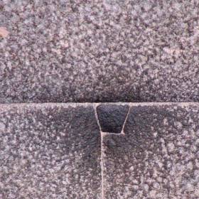 А в одном из помещений гиды любят показывать самый маленький камень, который строители использовали, видимо, в качестве «заплатки». - Перу, февраль 2012, г.Куско