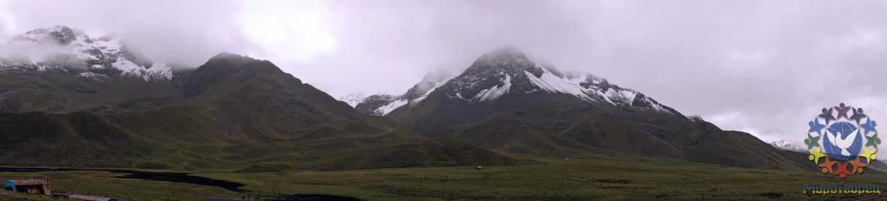 Панорама Ла Рая. Голова кружится от высоты и горного величаво-незыблемого пейзажа. Может быть, рай такой? :) - Перу, февраль 2012, г. Пуно, о.Титикака