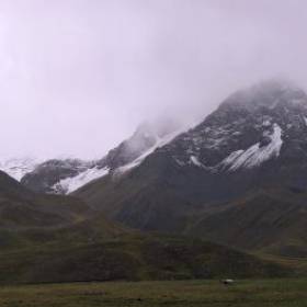 Панорама Ла Рая. Голова кружится от высоты и горного величаво-незыблемого пейзажа. Может быть, рай такой? :) - Перу, февраль 2012, г. Пуно, о.Титикака