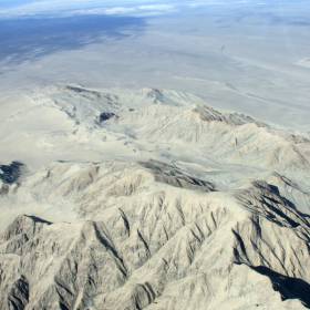 Пустыня, так интересно полетать на самолете на низкой высоте - Перу, февраль 2012, геоглифы Наска