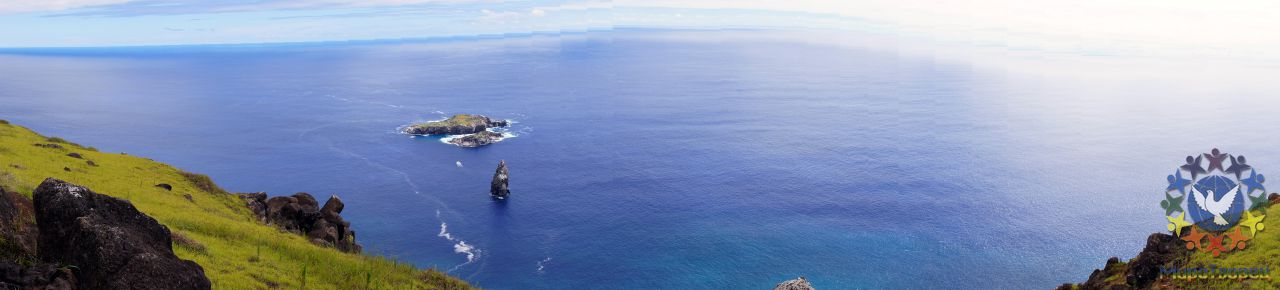 Рядом с вулканом Рано Кау расположены три маленьких островка: Моту-Нуи, Моту-Ити и Моту-Као-Као. Они называются в переводе с рапануйского«дети, стоящие в воде». - Чили, февраль 2012г., о.Пасхи